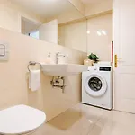 Beautiful By Stromovka Park Apartment Prag